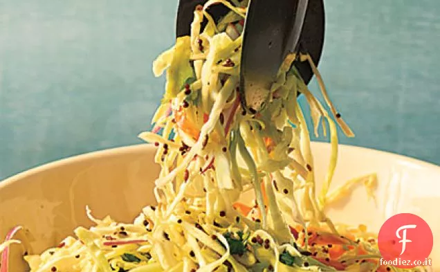 Cavolo Slaw con salsa di semi di senape piccante