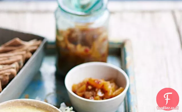 Chutney di pesche e peperoncino