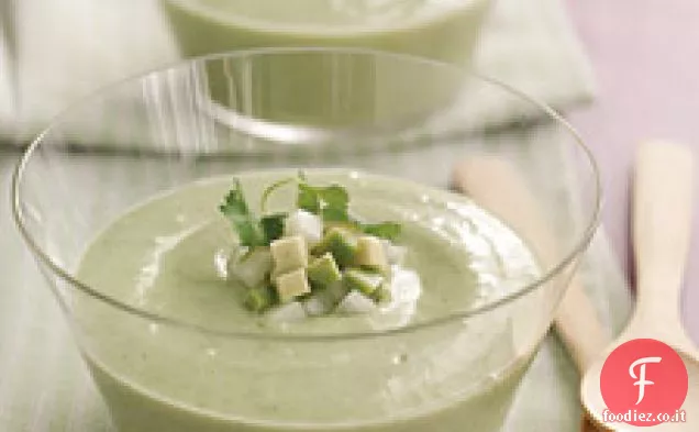 Zuppa di avocado e cetrioli refrigerati