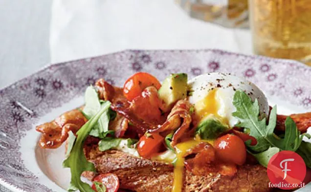 BLT Benedict con salsa di Avocado e pomodoro