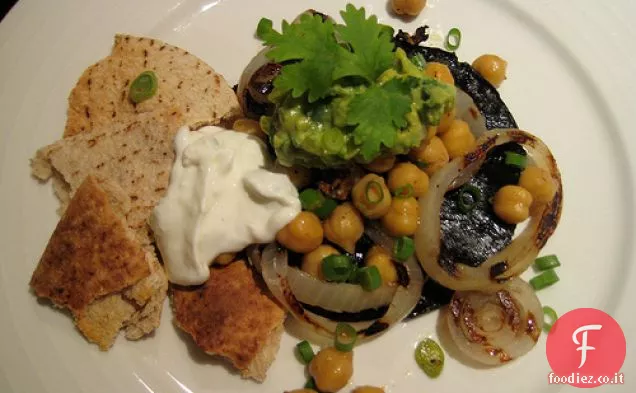 Bistecca di funghi Portobello con ceci e salsa di avocado