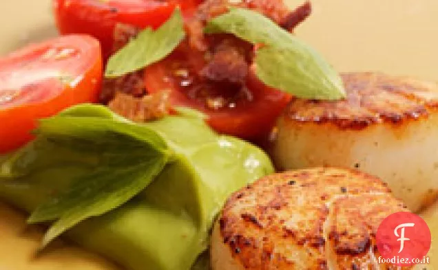 Capesante scottate con pancetta, pomodoro e purea di avocado