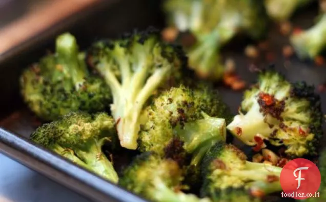 Broccoli arrostiti con aglio e peperoncino
