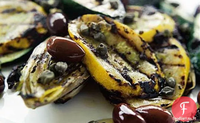 Zucchine e cicoria con condimento di olive nere