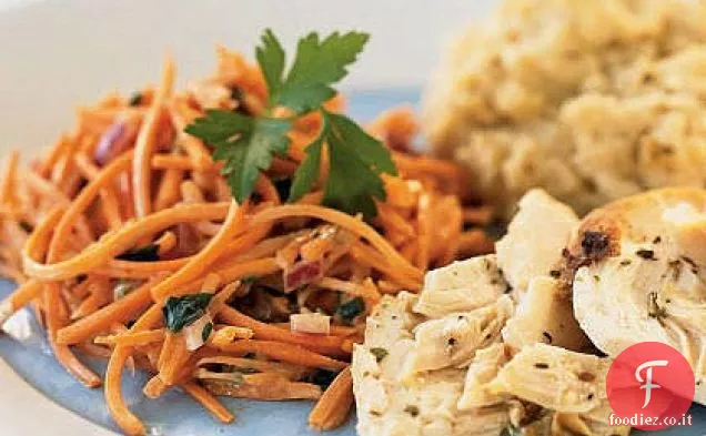 Insalata veloce di carote e uva passa