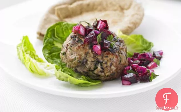 Hamburger di tacchino con salsa di barbabietole