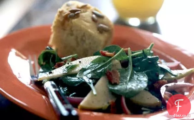 Insalata di spinaci e pere con vinaigrette al miele e pancetta