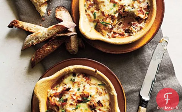 Cipolla caramellata, gruyère e pancetta spalmata