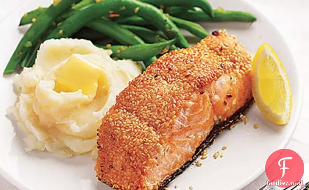 Salmone scottato in crosta di sesamo