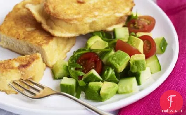 Pane eggy formaggio con insalata grosso
