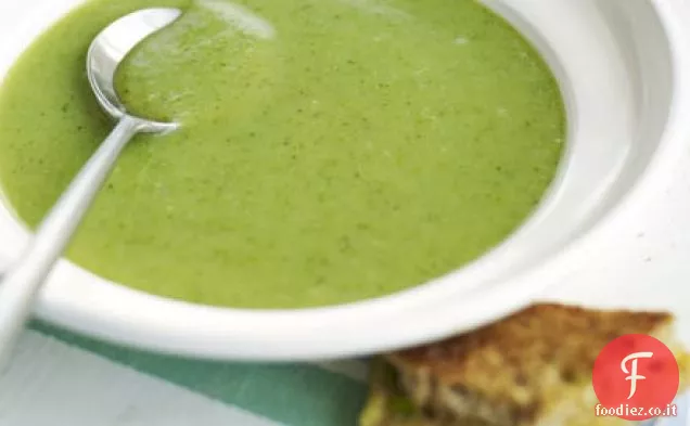 Zuppa di broccoli con toasties al formaggio