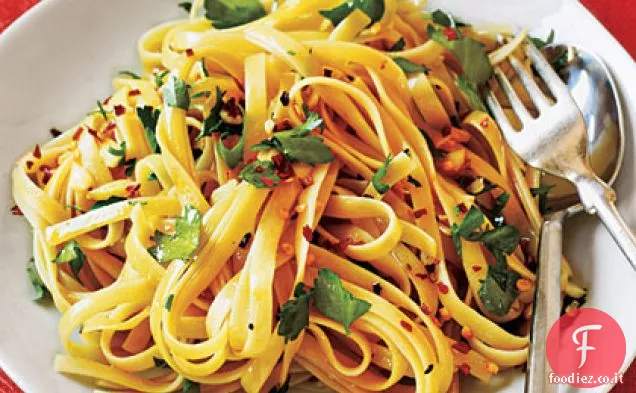 Fettuccine con Olio d'Oliva, Aglio e Peperoncino