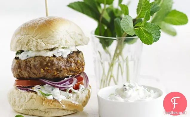 Hamburger di agnello con tzatziki