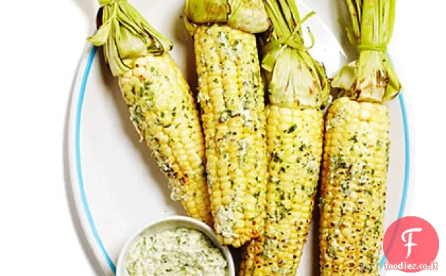 Mais alla griglia sulla pannocchia con Coriandolo Queso Fresco Burro