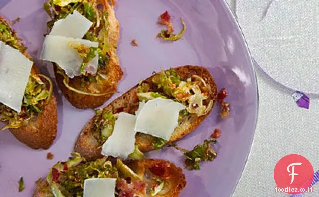 Crostini al germoglio e pancetta di Bruxelles