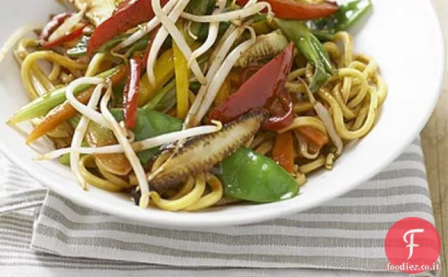 Tagliatelle con verdure al peperoncino saltate in padella