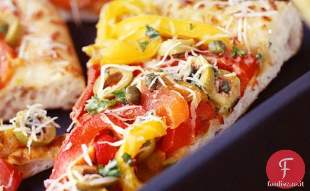 Pizza arrosto con peperoni e olive