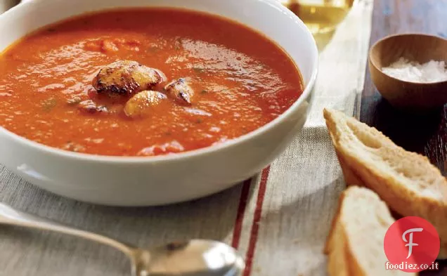 Zuppa di peperoni rossi arrostiti con capesante scottate