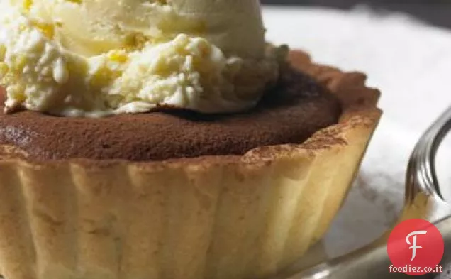 Caldo choc-crostate all'arancia con gelato all'arancia