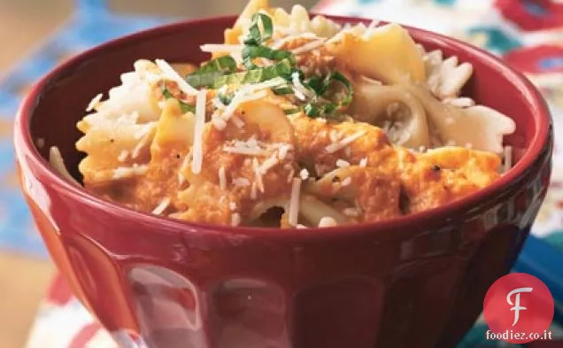 Papillon Pasta con Peperoncino arrosto e salsa di panna