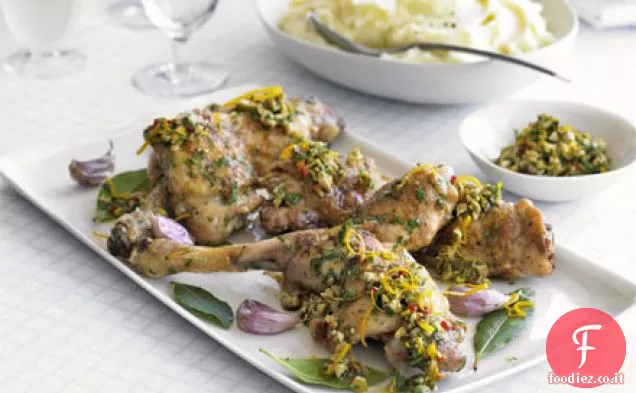 Pollo arrosto con salsa e aglio mash