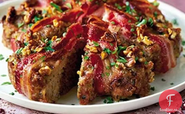 Torta di ripieno di noci di salsiccia