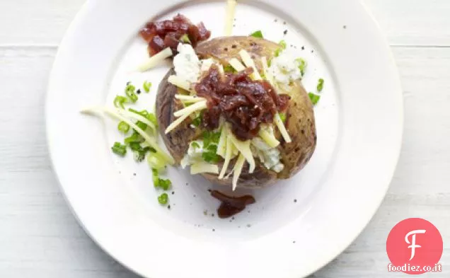 Tre formaggio e cipolla giacca patata topper