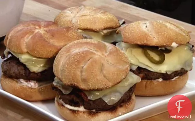 Hamburger di tacchino alla griglia con maionese al peperone dolce