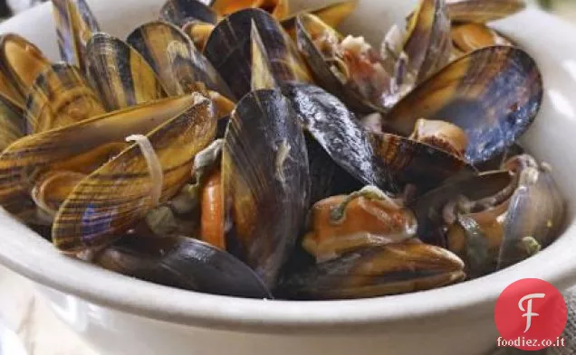 Cozze con cipolla rossa, sidro e crème fraîche