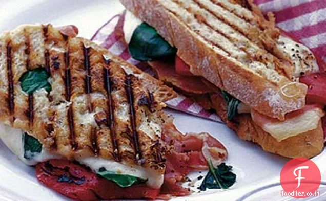 Mozzarella e prosciutto panini