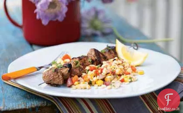 Insalata di orzo, mais e peperoni arrostiti