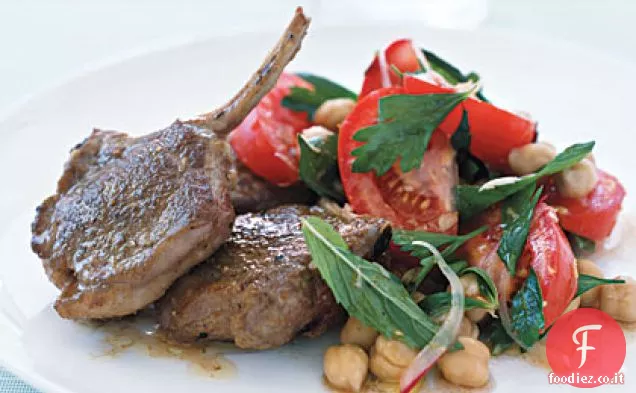 Costolette di agnello speziate con insalata di ceci