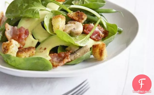 Insalata di bistrot con spinaci e bacon