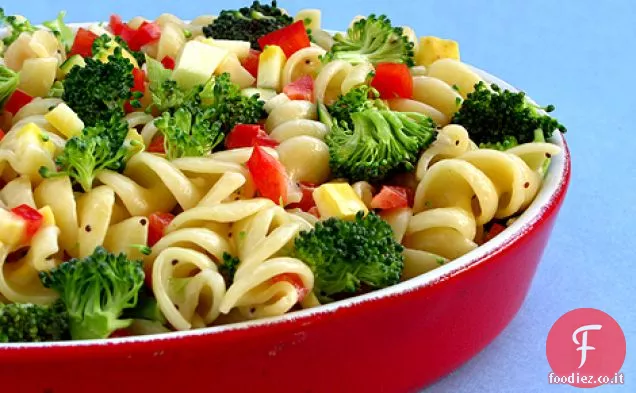 Insalata di pasta estiva leggera e sana