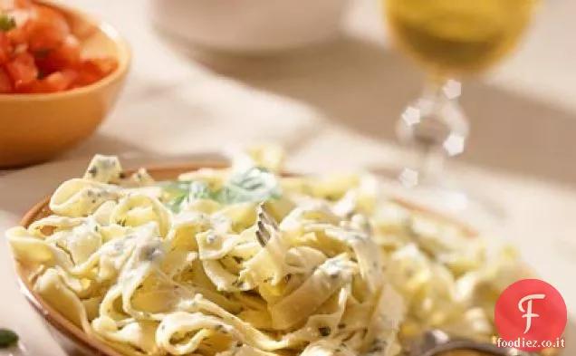 Fettuccine con Salsa cremosa di Basilico e Pinoli