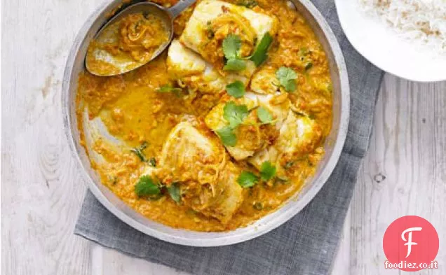 Pesce fritto e curry di pomodoro