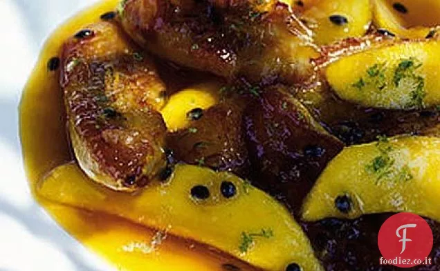 Banane con mango e frutto della passione caramello