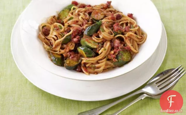 Linguine di zucchine e pomodori