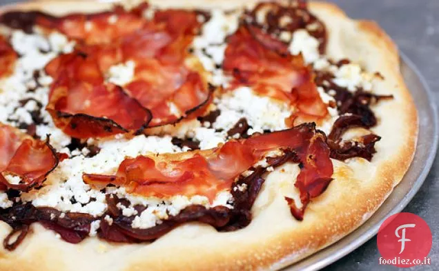 Pizza con Ricotta fresca e Cipolla Rossa