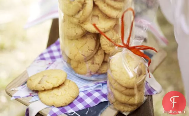 Crema pasticcera e biscotti al cioccolato bianco