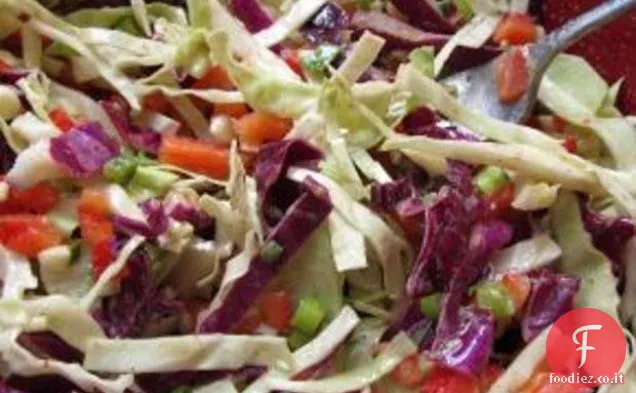 Insalata di cavolo piccante No-mayo