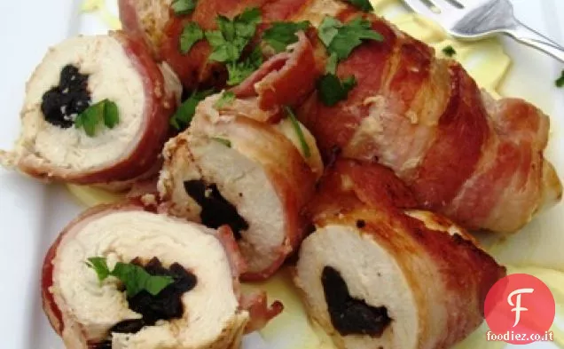 Involtini di pancetta di pollo ripieni di prugne (Envueltos de Pollo, Tocineta y Ciruela)