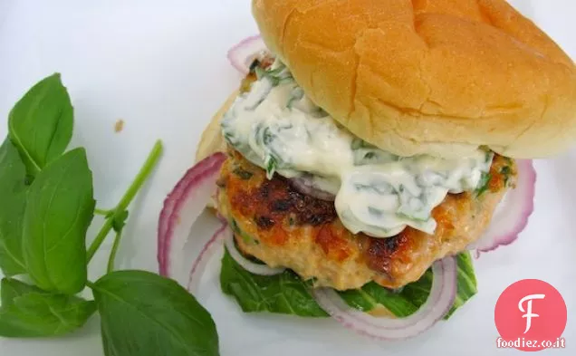 Hamburger di salmone con Basilico-Aglio Mayo