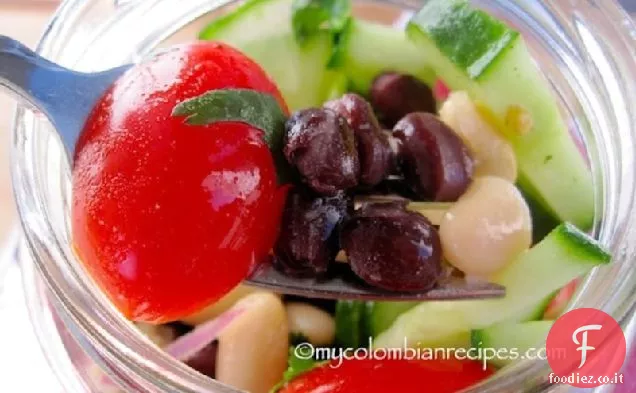 Insalata di fagioli bianchi e neri (Ensalada de Frijoles Negros y Blancos)
