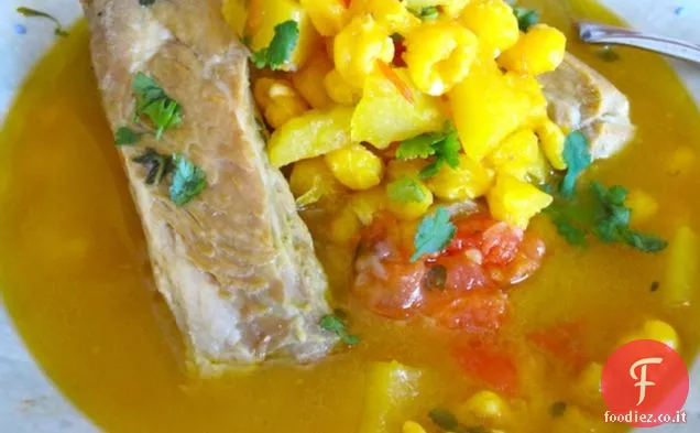 Zuppa di Hominy gialla colombiana (Sopa de maiz Pelao)