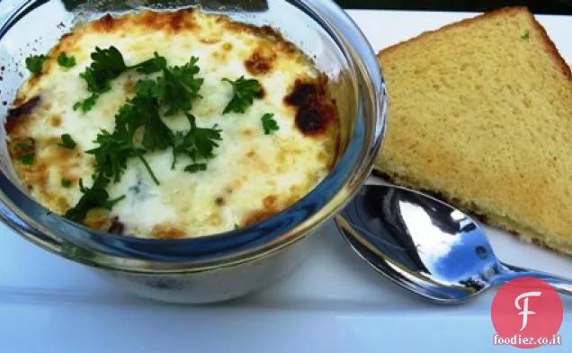 Uova al forno con asparagi e funghi