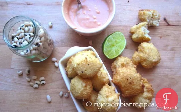 Buñuelos de Fríjol de Cabecita Negra (Frittelle di piselli dagli occhi neri)