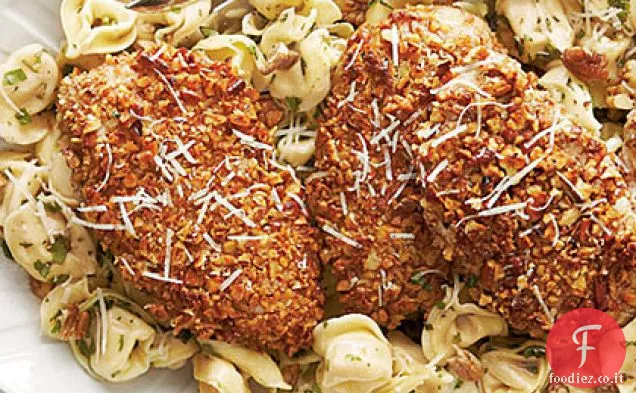 Pollo in crosta di pecan e Tortellini con salsa al burro alle erbe