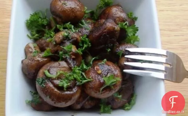 FUNGHI CON AGLIO (CHAMPINONES AL AJO)