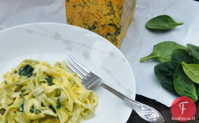 Fettuccine con crema blu Shropshire e spinaci